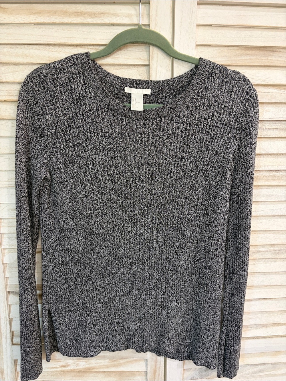 H&M Classic Gray Knit Women's Sweater - Long Sleeve Crewneck